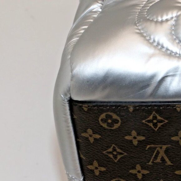 Louis Vuitton Econyl Onthego GM Pillow Silver Bag Puffer Giant Flower Monogram - Picture 11 of 14